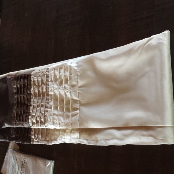 Lush decor mia fabric shower curtain, nwot, taupe - Picture 3 of 3